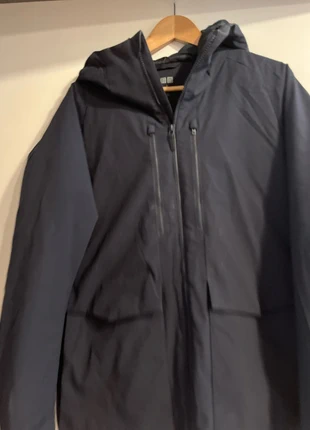 Parka Uniqlo, noir, taille S, marque: Uniqlo, état: Très bon état, taille: S, 50,00 €, 53,20 € Protection acheteurs incluse