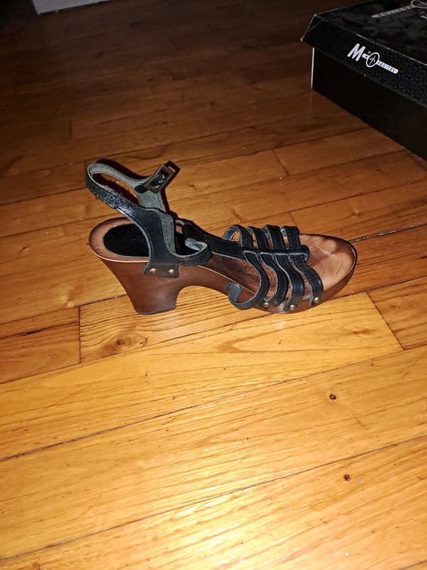 Chaussures à talons noirs 2