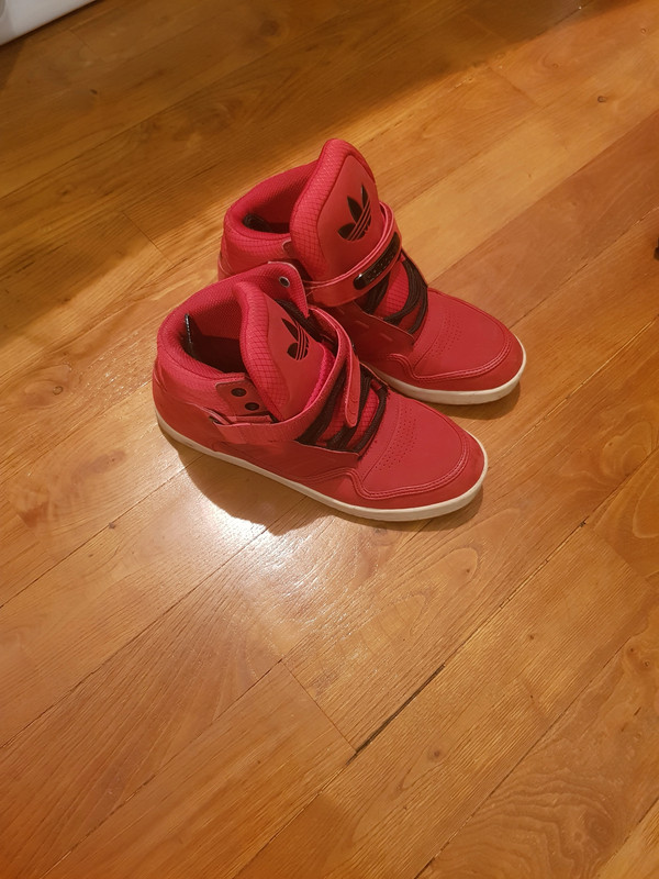 Adidas 2025 rouge montante