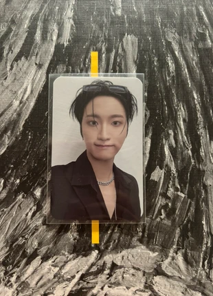 Seonghwa photocard the world ep1, condition: Very good, €4.00, €4.90 includes Buyer Protection