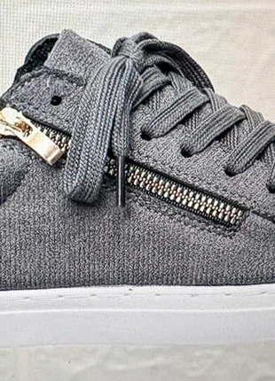 Baskets plates P39.5 neuves grises légères, état: Neuf avec étiquette, taille: 39.5, 10,00 €, 11,20 € Protection acheteurs incluse