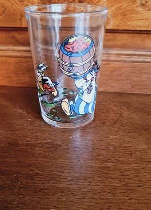 🥃 - Verre Vintage Astérix chez les bretons de 1984 - Vaisselle & Collection, marca: Editions albert rené, estado: Muito bom, €9.50, €10.68 inclui Proteção do Comprador