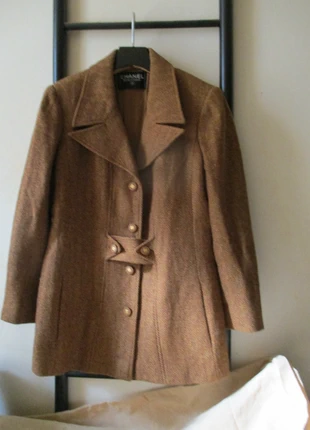 Chanel jacket tweed rusty colours CC buttons, marke: Chanel, zustand: Sehr gut, größe: L / 40 / 12, 675,00 €, 709,45 € inklusive Vinted-Käuferschutz