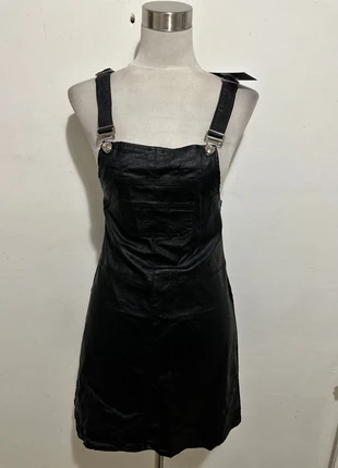 Robe salopette en similicuir, merk: lover prenium, staat: Nieuw met prijskaartje, maat: S / 36 / 8, € 7,00, € 8,05 inclusief Kopersbescherming