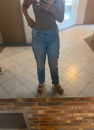 Jean bleu, marque: LOVE CNY, état: Très bon état, taille: 4XL / 48 / 20, 15,00 €, 16,45 € Protection acheteurs incluse