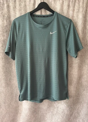 Nike Dri-FIT Running Shirt, brand: Nike Sportswear, condizioni: Ottime, taglia: S, €19.00, €20.65 include la Protezione acquisti