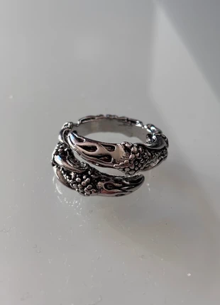 Anel garras Y2k, brand: y2k, condizioni: Nuovo senza cartellino, taglia: Regolabile, €8.00, €9.10 include la Protezione acquisti