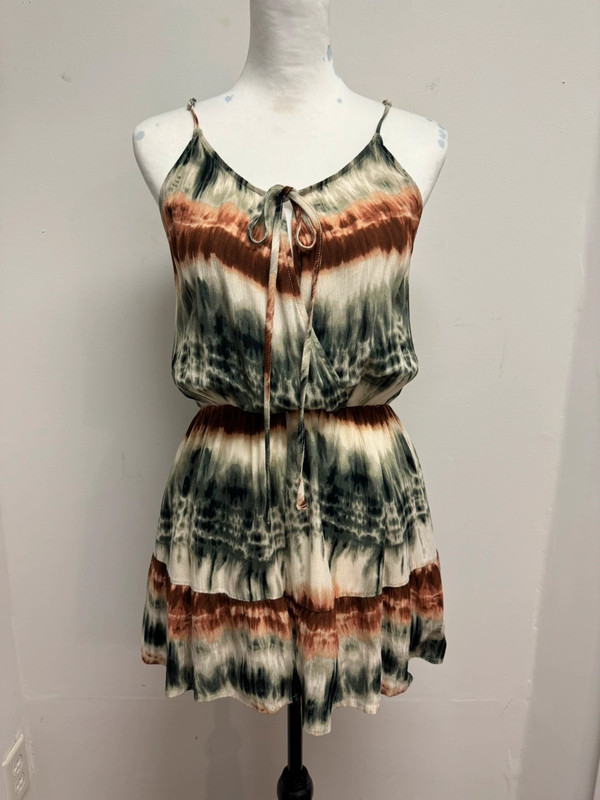 NWT Elle Rae tie dye romper shorts M 1