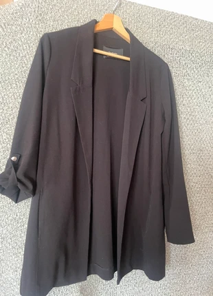 Čierne sako, marque: Stradivarius, état: Bon état, taille: S / 36 / 8, 5,00 €, 5,95 € Protection acheteurs incluse