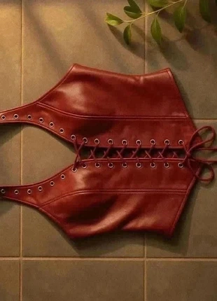 Top Corset Cuir Rouge – Sexy / Grunge Chic / Soirée / Streetwear, zustand: Sehr gut, größe: M / 38 / 10, 39,99 €, 42,69 € beinhaltet Vinted-Käuferschutz Pro