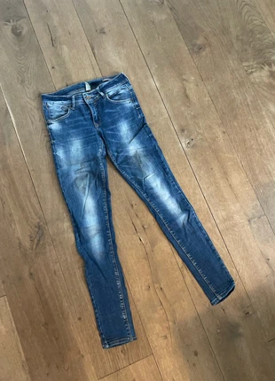 Skinny jeans Mango, maat 36, merk: Mango, staat: Goed, maat: S / 36 / 8, € 4,00, € 4,90 inclusief Kopersbescherming