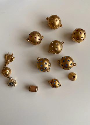 Lot perles métalliques dorées