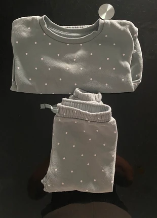 Ensemble jogging primark vert d’eau 18/24 mois en très bon état, brand: Primark, condizioni: Ottime, taglia: 18-24 mesi / 86 cm, €2.50, €3.33 include la Protezione acquisti