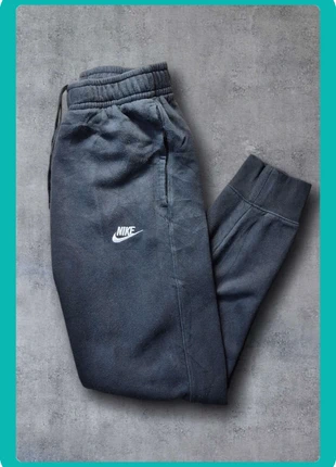 Pantalon  Nike - Taille S - Noir - Logo brodé - Resserré aux chevilles - Très bon état, marque: Nike, état: Très bon état, taille: S, 15,00 €, 16,45 € Protection acheteurs incluse