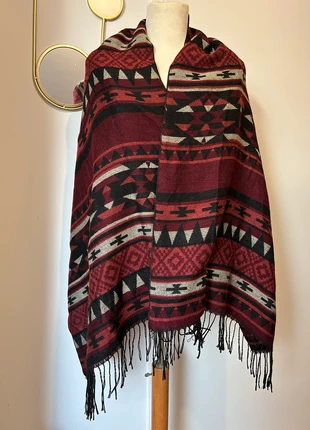 Maxi écharpe chaude imprimé aztèque bordeaux et noire, marque: sans marque, état: Très bon état, 5,00 €, 5,95 € Protection acheteurs incluse