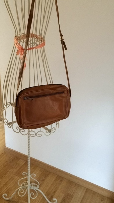 Petit sac vintage marron avec bandoulière 3