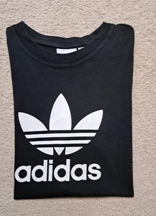Tshirt Noir Adidas XS, marque: adidas, état: Très bon état, taille: XS, 12,00 €, 13,30 € Protection acheteurs (Pro) incluse