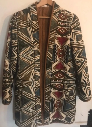 Manteau Matelassé (Broderies Aztèques - Patchwork), brand: Mango, condition: Very good, size: S / 36 / 8, €80.00, €84.70 includes Buyer Protection