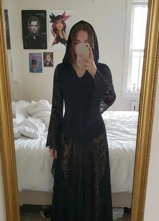 Robe Longue Gothique Noire Dentelle – Mystique / Élégante / Soirée Fantasy / Envoûtante, merk: Atelier Ysée, staat: Heel goed, maat: M / 38 / 10, € 49,99, € 53,19 inclusief Kopersbescherming Pro