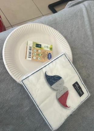20 assiettes en carton + 20 serviettes en papier, marke: Mesa Bella, zustand: Neu, 1,50 €, 2,28 € inklusive Vinted-Käuferschutz