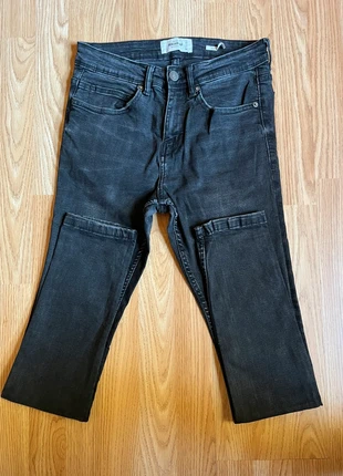 Jean effet vieilli pull&bear noir, marke: Pull & Bear, zustand: Gut, größe: S, 3,00 €, 3,85 € inklusive Vinted-Käuferschutz