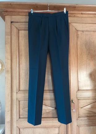Pantalon bleu marine de cérémonie, marque: Leo Minor, état: Très bon état, taille: XL, 14,00 €, 15,40 € Protection acheteurs incluse