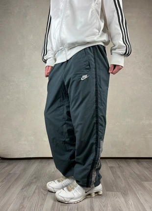 Nike vintage trackpant nylon 90s, marke: Nike, zustand: Sehr gut, größe: L, 27,00 €, 29,05 € inklusive Vinted-Käuferschutz