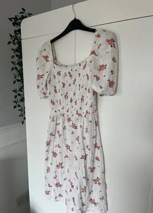New Look Summer Dress White with flowers Shirred Dress, brand: New Look, condition: Very good, size: S / UK 8-10, £3.00, £3.85 includes Buyer Protection