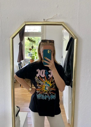 Black t-shirt, merk: Pull & Bear, staat: Heel goed, maat: S / 36 / 8, € 5,00, € 5,95 inclusief Kopersbescherming