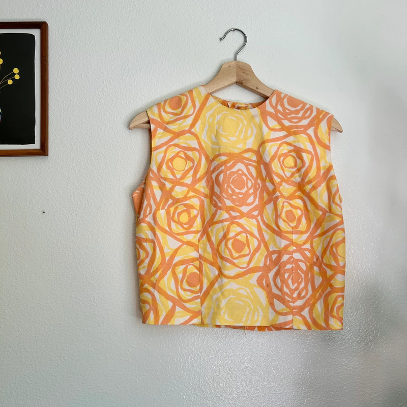 Vintage cropped button back abstract top 1