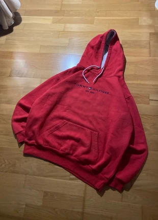 Sudadera Tommy Hilfiger bordadada en el pecho roja con capucha vintage, marque: Tommy Hilfiger, état: Très bon état, taille: L, 15,95 €, 17,45 € Protection acheteurs incluse