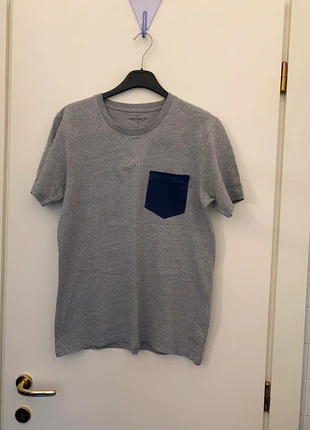 T-shirt Carhartt con taschino, marke: Carhartt, zustand: Sehr gut, größe: S, 12,00 €, 13,30 € inklusive Vinted-Käuferschutz