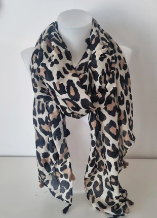 Foulard léopard pompon neuf, marque: Boutique indépendante, état: Très bon état, 12,00 €, 13,30 € Protection acheteurs incluse