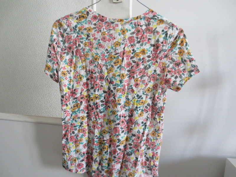 tee shirt fleurs stradivarius 3