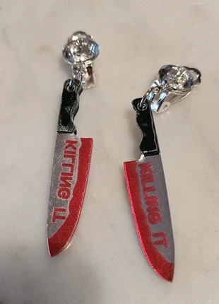 Boucles d'oreilles clips vintage couteaux gothique en acrylique, marke: Vintage, zustand: Sehr gut, 12,00 €, 13,30 € inklusive Vinted-Käuferschutz