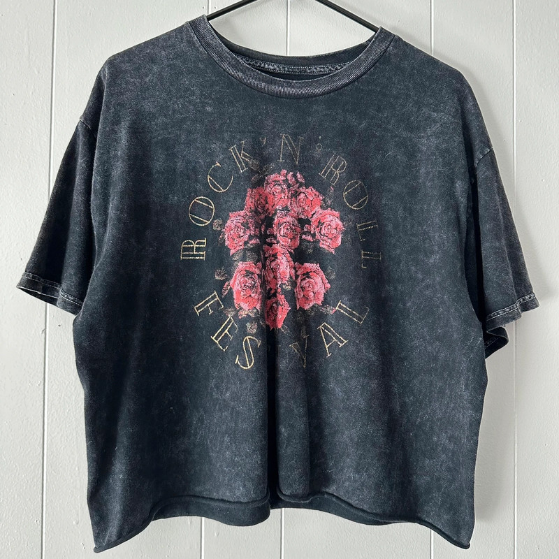 Fifth Sun Rock N Roll Roses Festival charcoal gray graphic tee, size medium 1