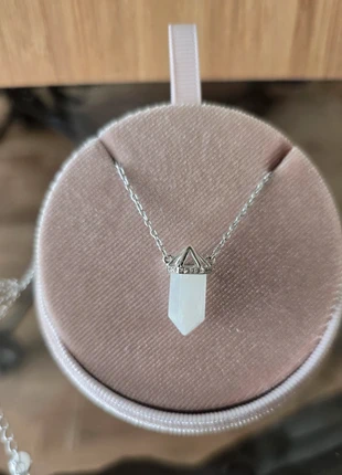 Moon magic petite Supernal moonstone point necklace, marca: Moon Magic, estado: Novo sem etiquetas, €65.00, €68.95 inclui Proteção do Comprador
