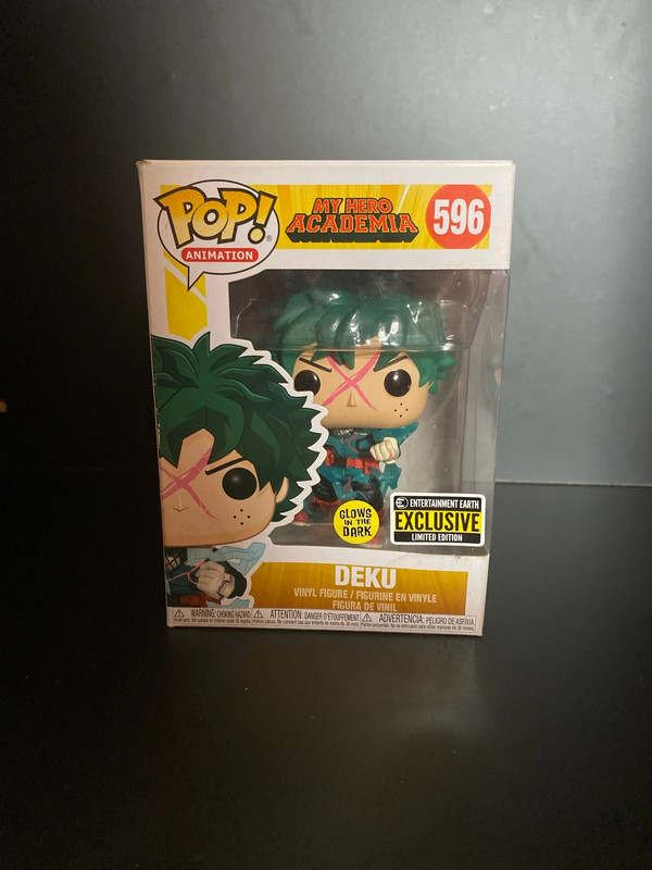 Exclusive (Glows in the dark) Deku Vinyl Figure 1