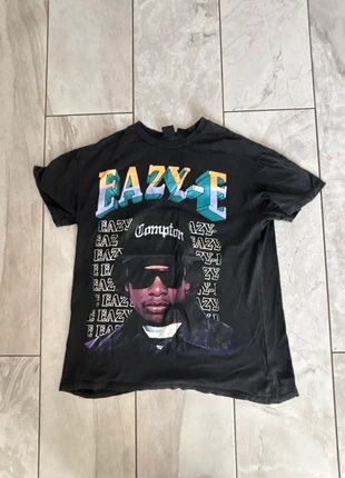 Eazy-e T-shirt, brand: Bershka, condition: Very good, size: XS / 34 / 6, €3.00, €3.85 includes Buyer Protection