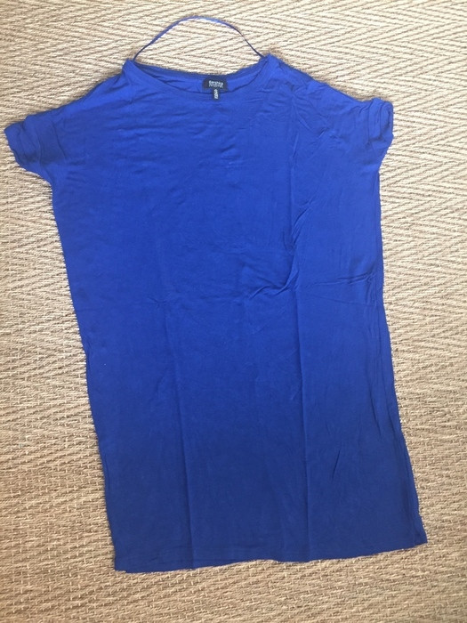 robe bleu électrique toute simple bershka peut se porter en t-shirt taille s  1
