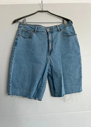 🌟 Bermuda en Jean Bleu Clair 🌟, marke: Kiabi, zustand: Sehr gut, größe: XL / 42 / 14, 10,00 €, 11,20 € inklusive Vinted-Käuferschutz