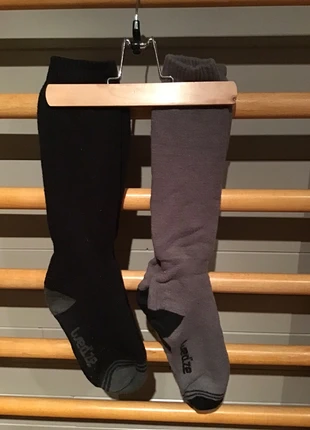 Lot de deux paires de chaussettes ski wedze p 43/46 noire et grise, marque: Wed'ze, état: Très bon état, taille: M | 43–46, 5,00 €, 5,95 € Protection acheteurs incluse
