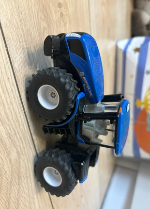 Obrázek k inzerátu: Traktor new Holland