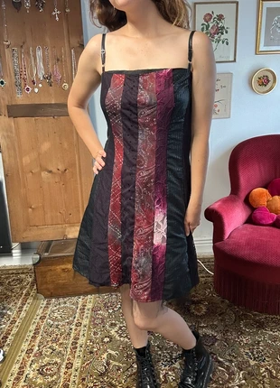 Robe courte lacée dans le dos et tulle patchwork sequins et dentelle whimsical gothique witchcore, brand: Vintage Dressing, condition: Good, size: M / 38 / 10, €15.00, €16.45 includes Buyer Protection Pro