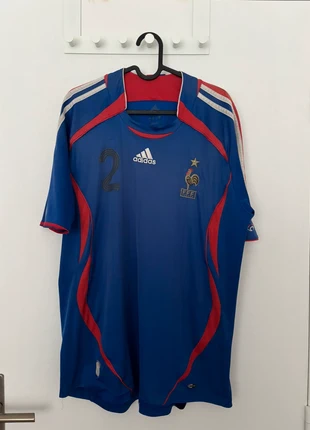 France 2006/2007 Home Adidas L 2 Boumsong, merk: adidas, staat: Goed, maat: L, € 15,00, € 16,45 inclusief Kopersbescherming Pro