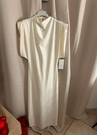 Robe épaulettes, marque: Zara, état: Très bon état, taille: Taille unique, 14,00 €, 15,40 € Protection acheteurs incluse