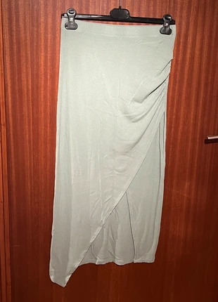 Rok tot over de knie met spit, merk: Amisu, staat: Nieuw zonder prijskaartje, maat: M / 38 / 10, € 4,00, € 4,90 inclusief Kopersbescherming