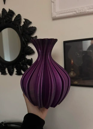 Purple and black gothic vase, condizioni: Nuovo senza cartellino, €15.00, €16.45 include la Protezione acquisti Pro
