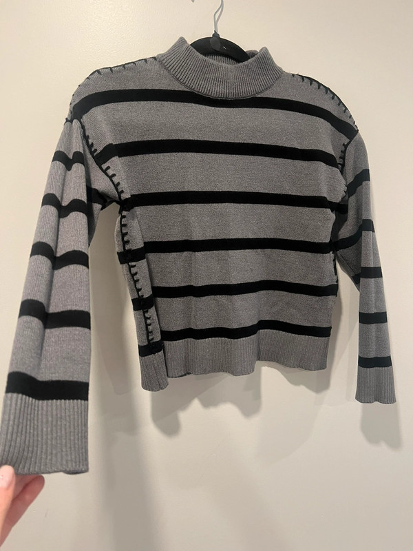 Tahari women sweater