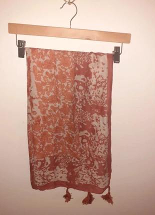 Foulard fleuri orange camaïeu , marke: Camaïeu, zustand: Neu, 3,00 €, 3,85 € inklusive Vinted-Käuferschutz